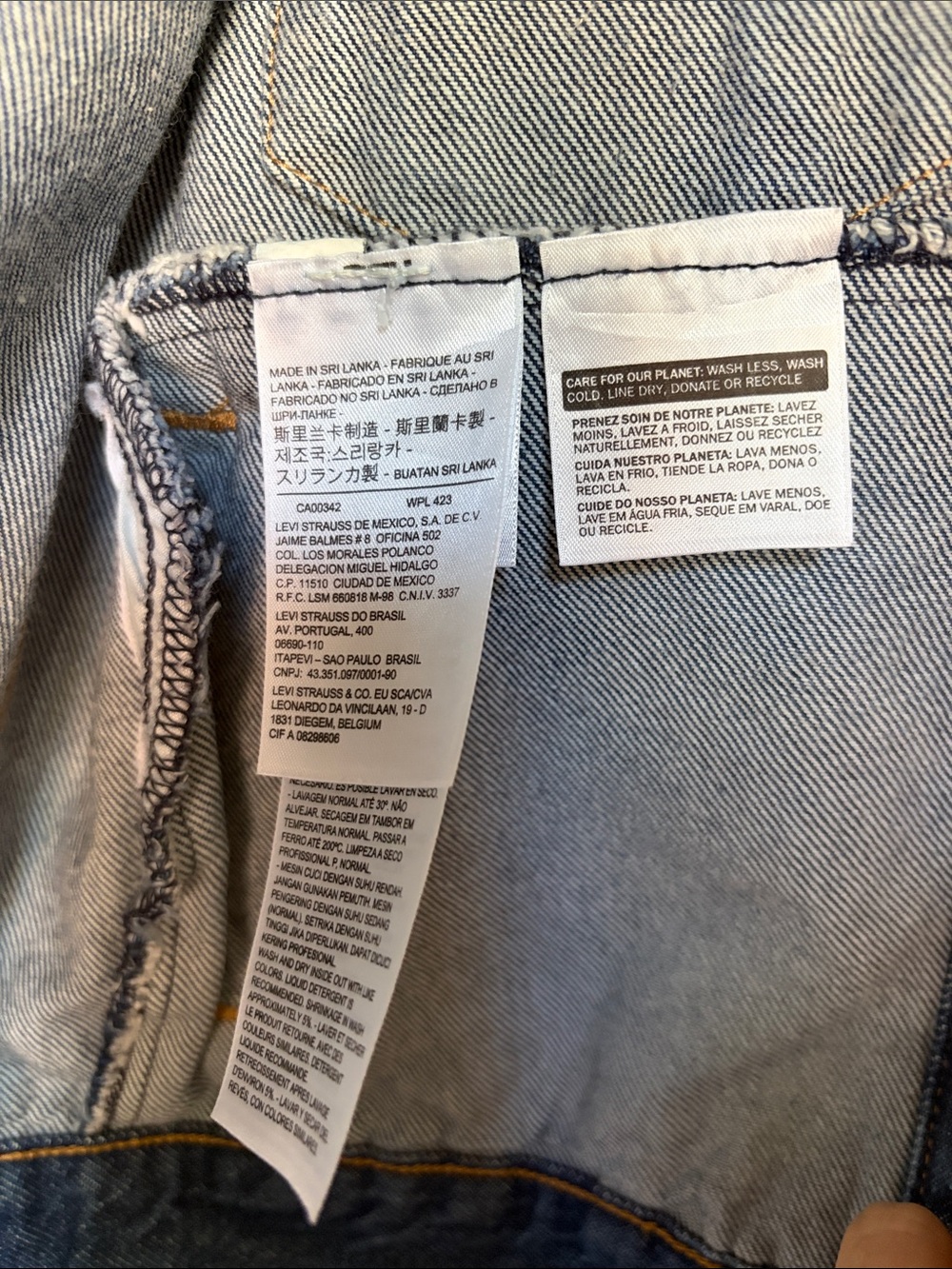 Levi's Men's Dark Blue Denim Jacket with Button Front - Picture 3 of 4
